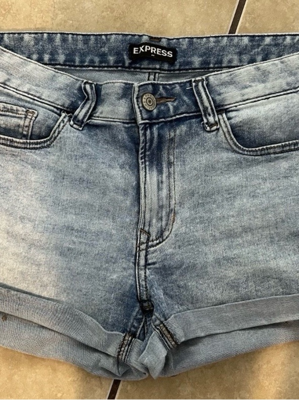 Express Low Rise Shortie Denim Cuffed Jean Stretch Shorts Size 10